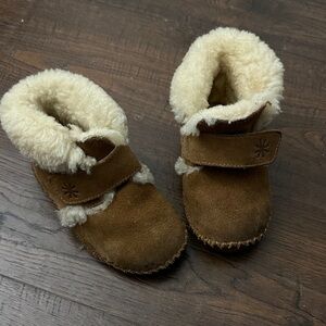 L.L. Bean Brown Kids Slippers